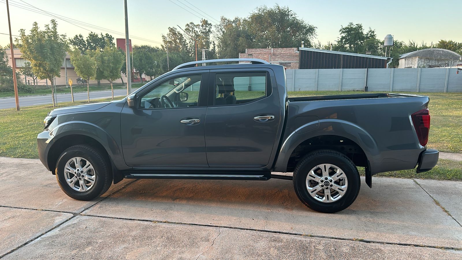 NISSAN FRONTIER XE 4X2 MT 2.3D