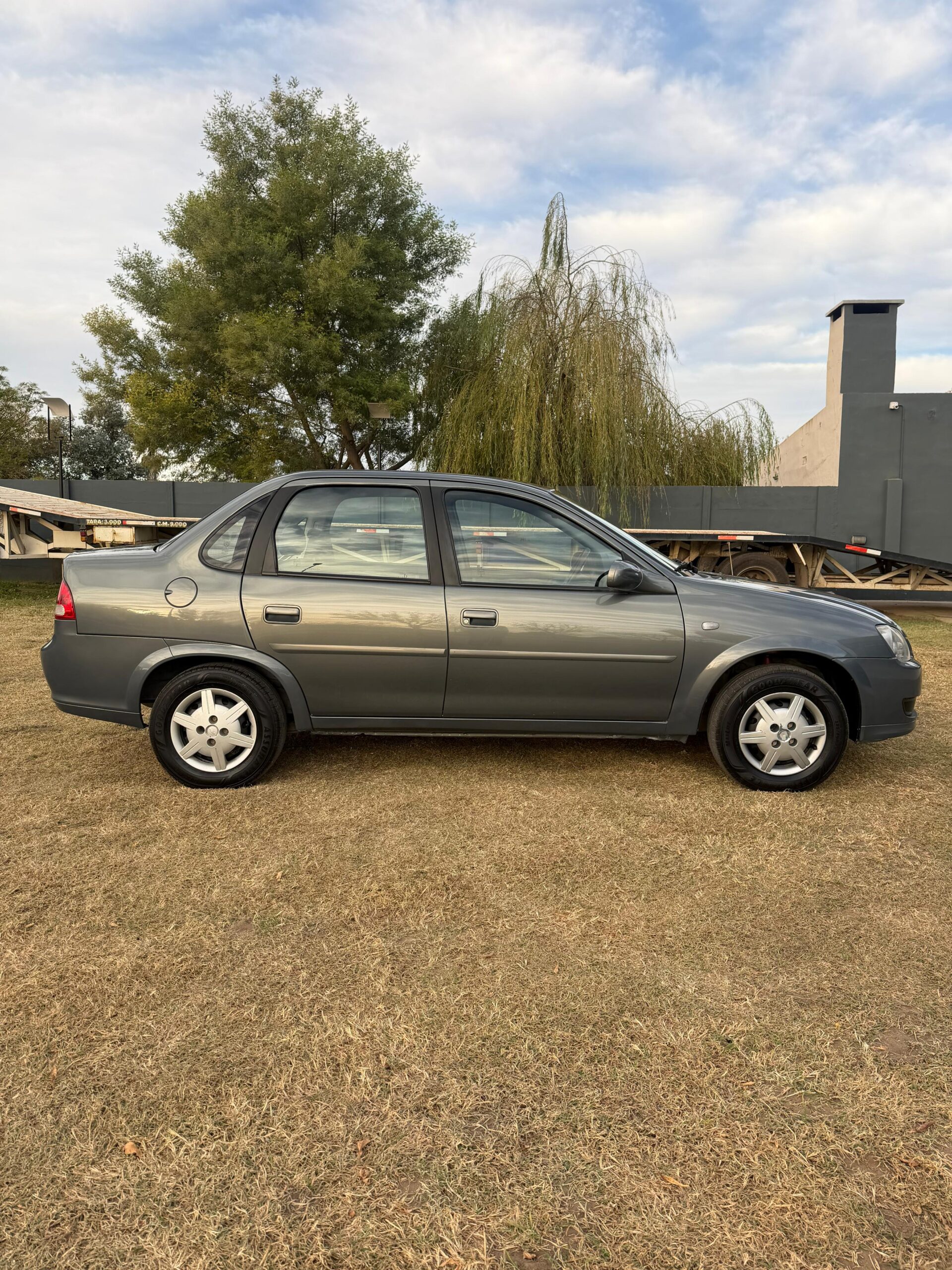CHEVROLET CORSA CLASSIC 4P LS AA + DIR 1.4N