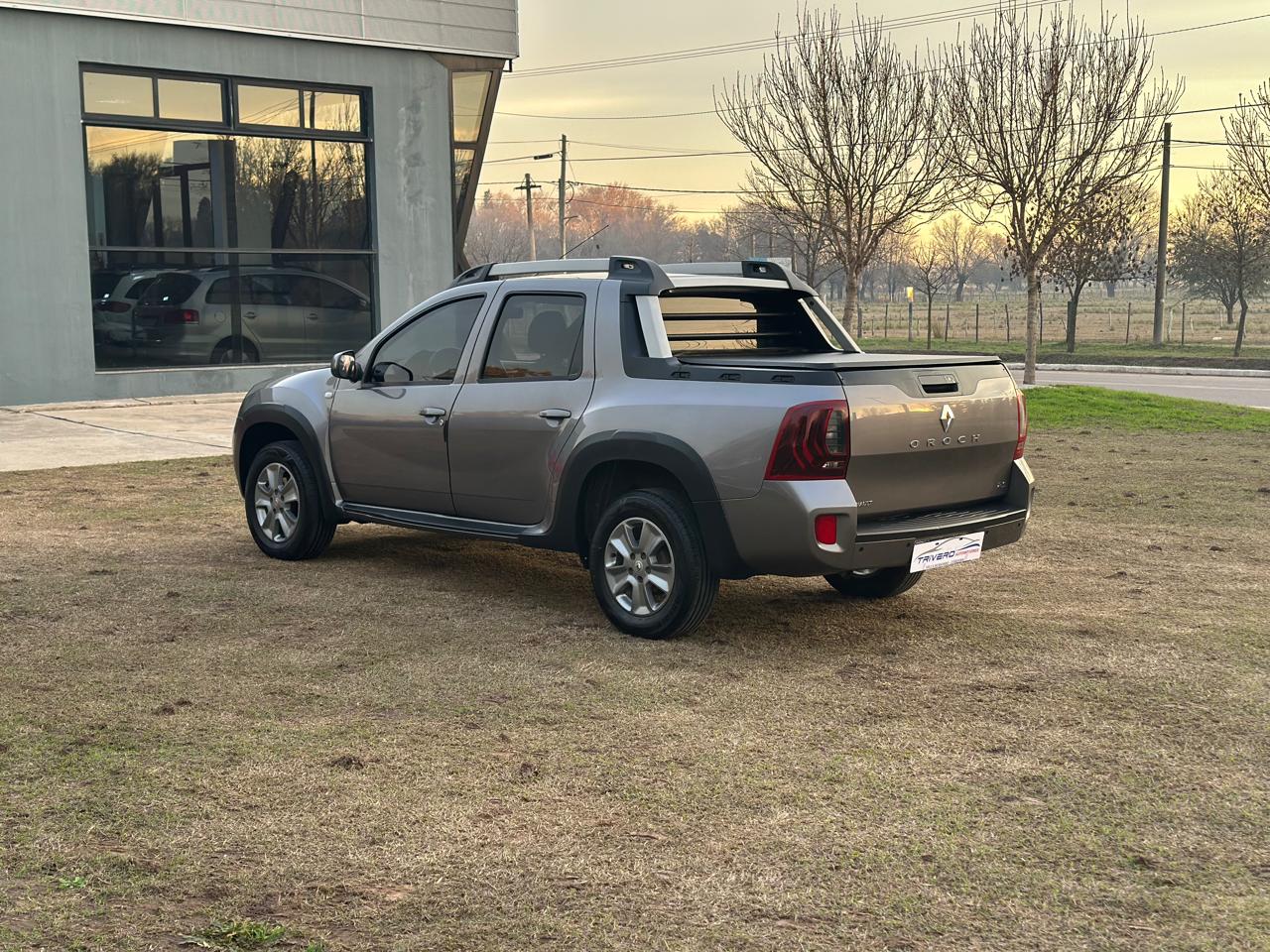 RENAULT DUSTER OROCH OUTSIDER PLUS 2.0
