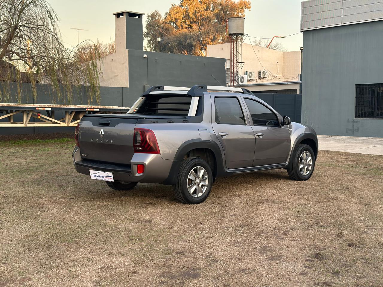 RENAULT DUSTER OROCH OUTSIDER PLUS 2.0