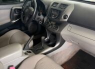 Toyota RAV4 4×2 AT