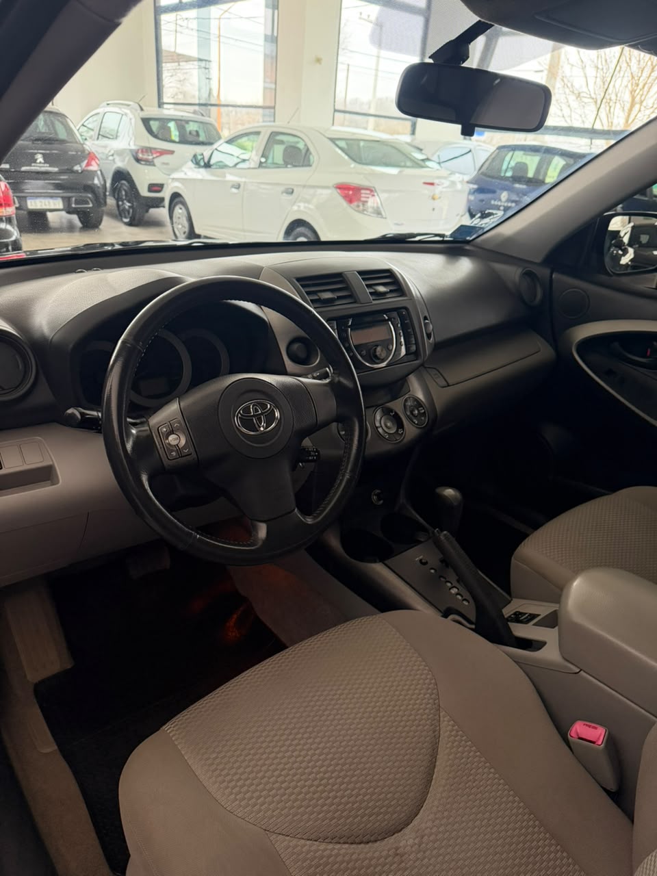 Toyota RAV4 4×2 AT