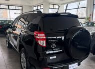 Toyota RAV4 4×2 AT