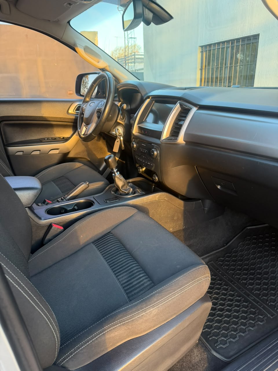 Ford Ranger DC 4X2 XLT MT 3.2L D