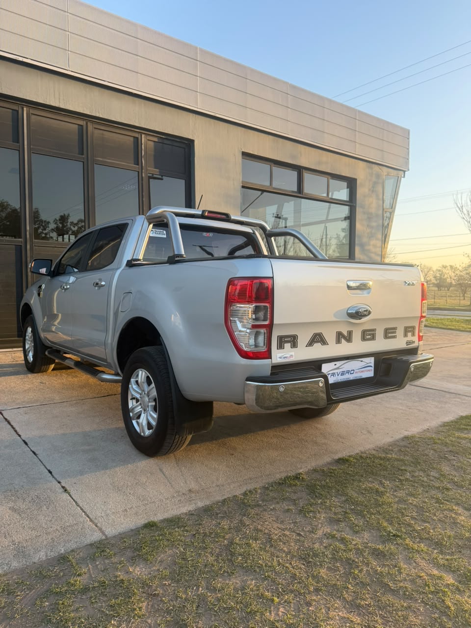 Ford Ranger DC 4X2 XLT MT 3.2L D