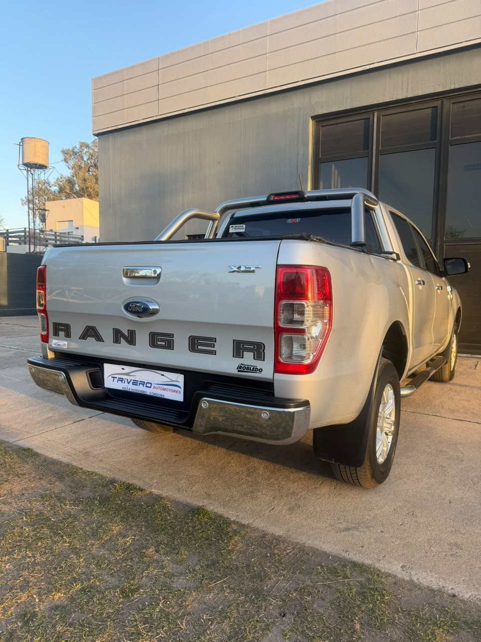 Ford Ranger DC 4X2 XLT MT 3.2L D